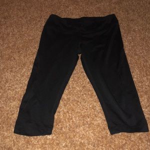 Capri yoga pants